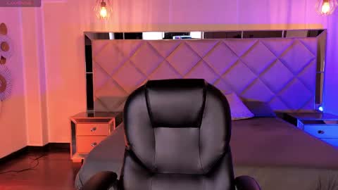 Snapshot of mialaurence_ chatting on 06/08/26, 07:47 Call me Mia online show from 06/08/26, 07:47