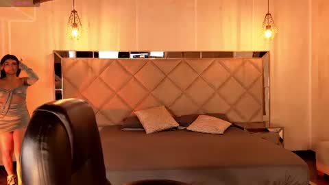 Snapshot of mialaurence_ chatting on 06/10/26, 06:51 Call me Mia online show from 06/10/26, 06:51