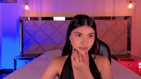 Snapshot of mialaurence_ chatting on 07/11/26, 06:54 Call me Mia online show from 07/11/26, 06:54