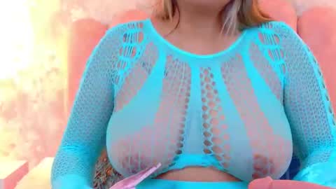 Mia online show from 04/22/26, 03:42