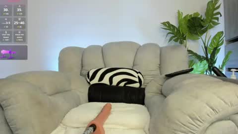 Mia Fernandez online show from 06/20/26, 02:09