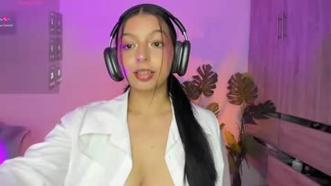 Mia Fernandez online show from 07/30/26, 12:53