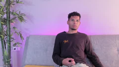 Mia online show from 02/03/25, 06:49