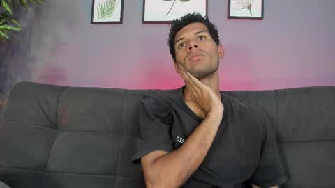 Mia online show from 11/06/25, 07:26