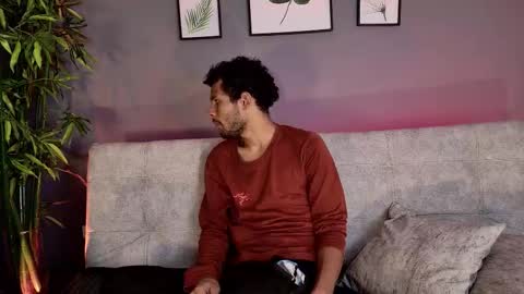 Mia online show from 11/18/25, 06:34