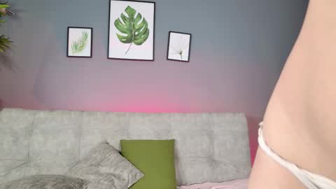 Mia online show from 02/07/26, 04:33