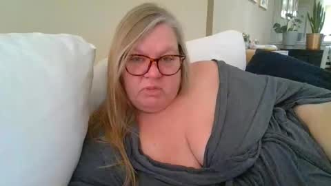 Miamarie555 online show from 02/15/26, 06:04