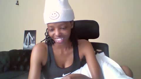 Snapshot of miami_muffin chatting on 05/06/26, 11:26 Muffin online show from 05/06/26, 11:26