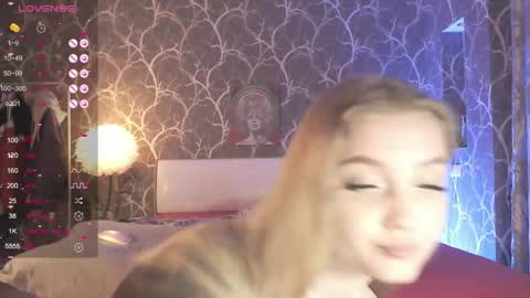 Mia online show from 04/12/26, 05:40