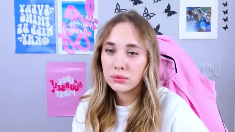 Snapshot of miamilas chatting on 12/30/24, 12:42 miamilas online show from 12/30/24, 12:42