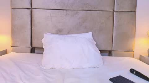 Mia  online show from 01/28/25, 07:43