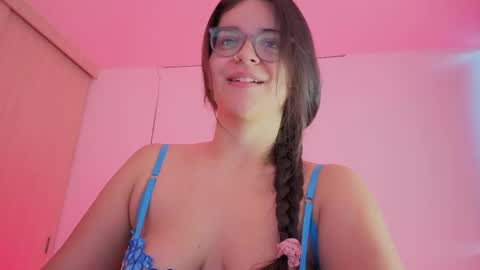 Mia online show from 05/23/26, 11:03