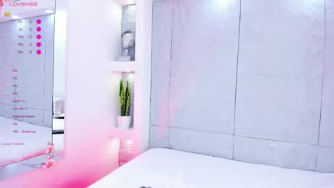 Mia Mistrex online show from 10/23/25, 04:23