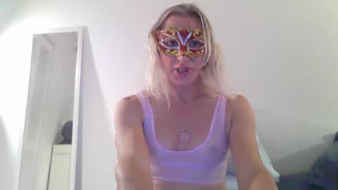 miamitransgirl305 online show from 04/26/26, 12:30