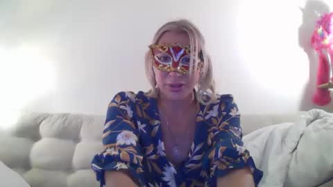 miamitransgirl305 online show from 05/01/26, 01:32
