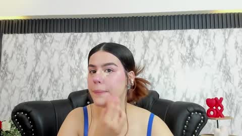 Mia   -5 7001400 Follow  online show from 02/11/25, 12:16