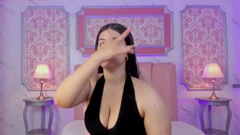 Mia   -5 7001400 Follow  online show from 03/05/25, 12:33