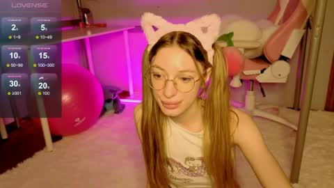 MiaMoon online show from 06/10/26, 05:56