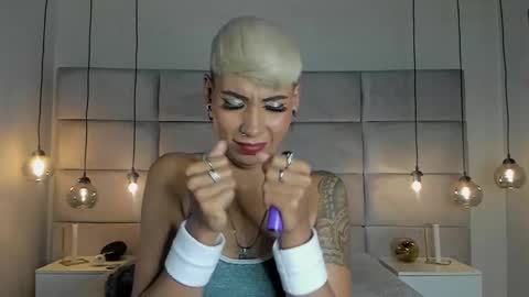 Mia Morgann online show from 02/08/25, 06:22