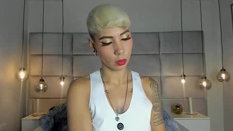 Mia Morgann online show from 02/10/25, 01:22