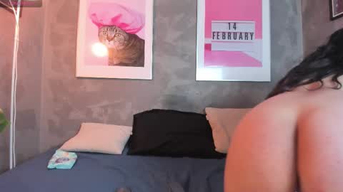 Mia online show from 11/24/25, 08:52