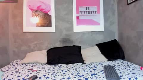 Mia online show from 11/27/25, 08:33