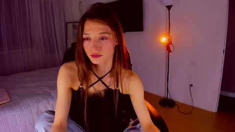 Mia online show from 04/18/26, 07:29