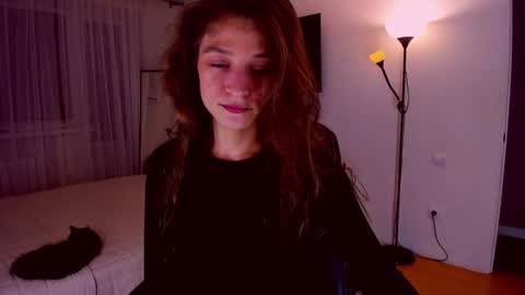 Mia online show from 07/09/26, 07:18