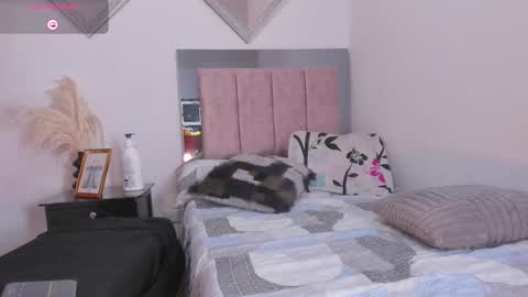 miapearls_ online show from 02/26/26, 07:51