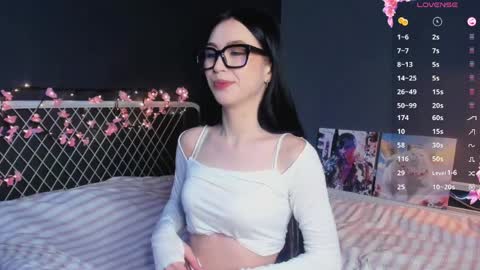 Snapshot of miarielle chatting on 04/10/26, 05:28 Liz online show from 04/10/26, 05:28