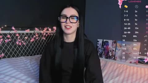 Snapshot of miarielle chatting on 04/11/26, 05:28 Liz online show from 04/11/26, 05:28