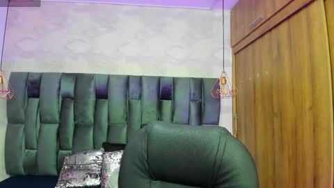 Snapshot of miarivers_1 chatting on 04/08/26, 01:11 miarivers_1 online show from 04/08/26, 01:11