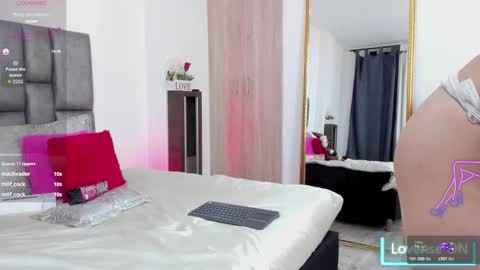 Snapshot of miarobertsmilf chatting on 11/15/25, 12:30 Mia Milf online show from 11/15/25, 12:30