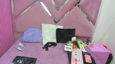 Miarose 69 online show from 06/18/26, 12:00