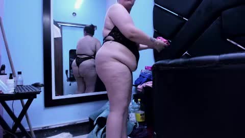 MiaRouse online show from 04/22/26, 09:22