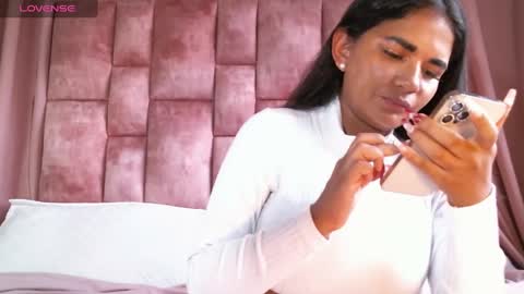 miasaandovaal 22 online show from 02/01/25, 08:05