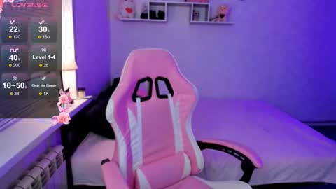 Snapshot of miascarlettttt chatting on 10/22/25, 07:02 Mia online show from 10/22/25, 07:02