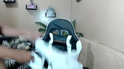 mia online show from 07/07/26, 09:46