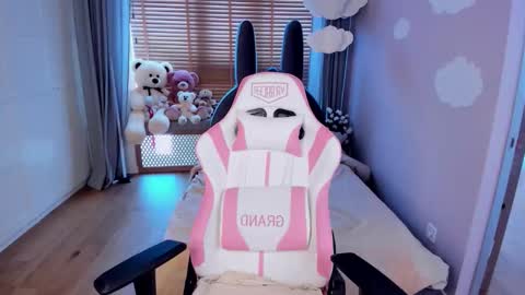 Miayna Silk online show from 03/13/26, 09:16