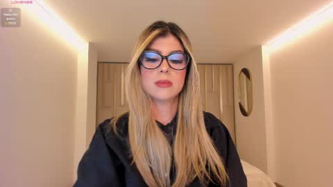 Mia Silva online show from 05/14/26, 11:17