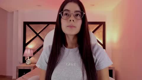 Mia online show from 02/14/25, 10:58