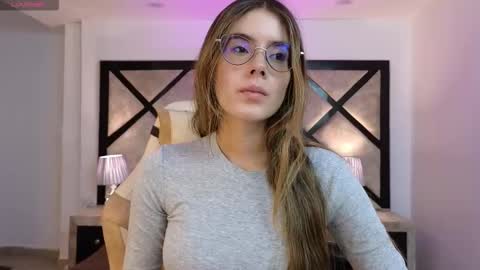 Mia online show from 03/02/26, 07:43