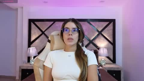 Mia online show from 03/03/26, 08:26