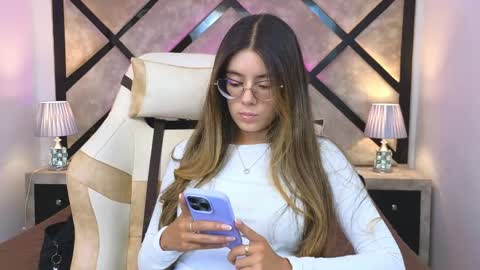 Mia online show from 05/15/26, 07:21