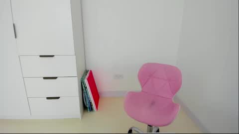 miastripdance online show from 04/22/26, 10:17