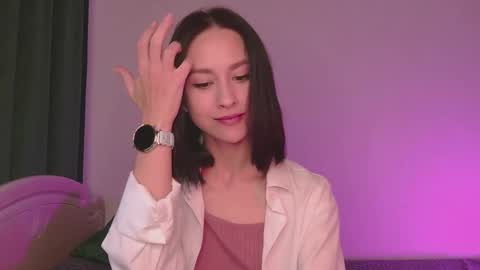 Mia online show from 09/16/25, 08:48