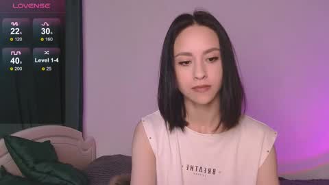 Mia online show from 09/30/25, 07:35