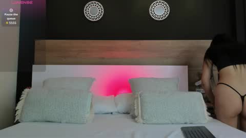 Snapshot of miataylorsweet chatting on 10/10/25, 01:21 Mia online show from 10/10/25, 01:21