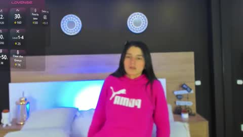 Snapshot of miataylorsweet chatting on 11/30/25, 01:04 Mia online show from 11/30/25, 01:04