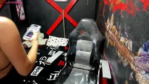 Mariana online show from 11/24/25, 12:27